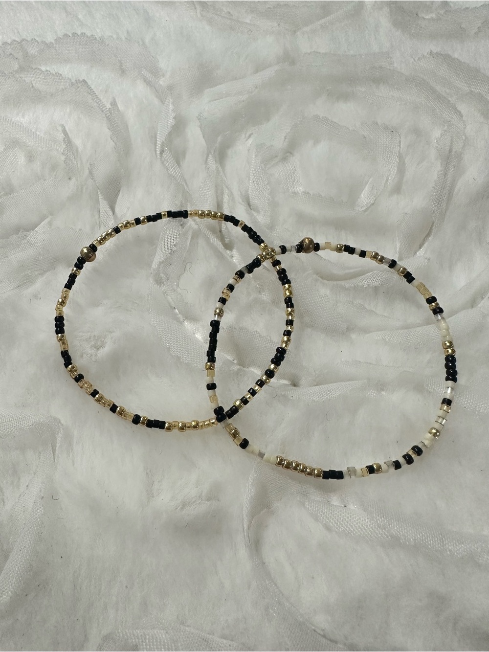 Gold & Black Beaded stretch bracelet - Pre loved
